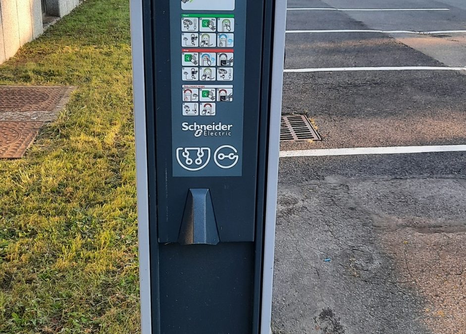 BORNES POUR VEHICULES ELECTRIQUES : LES RESULTATS DU QUESTIONNAIRE